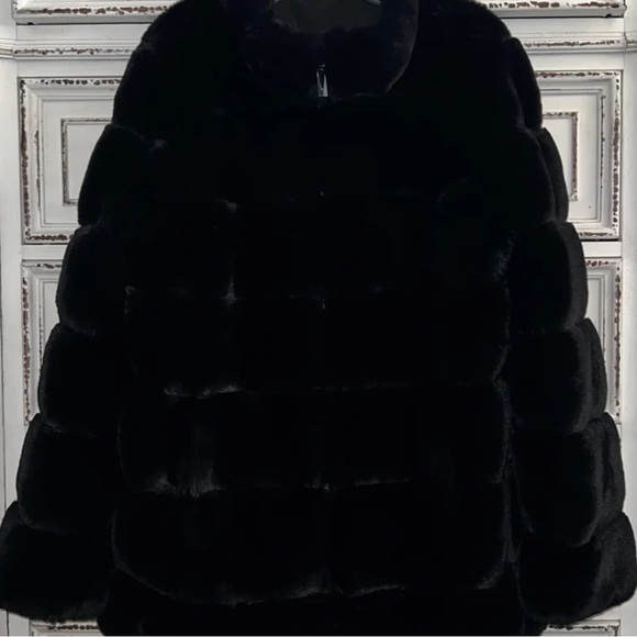 Like new Via Spiga Black plush heavyweight coat size L - Picture 3 of 14